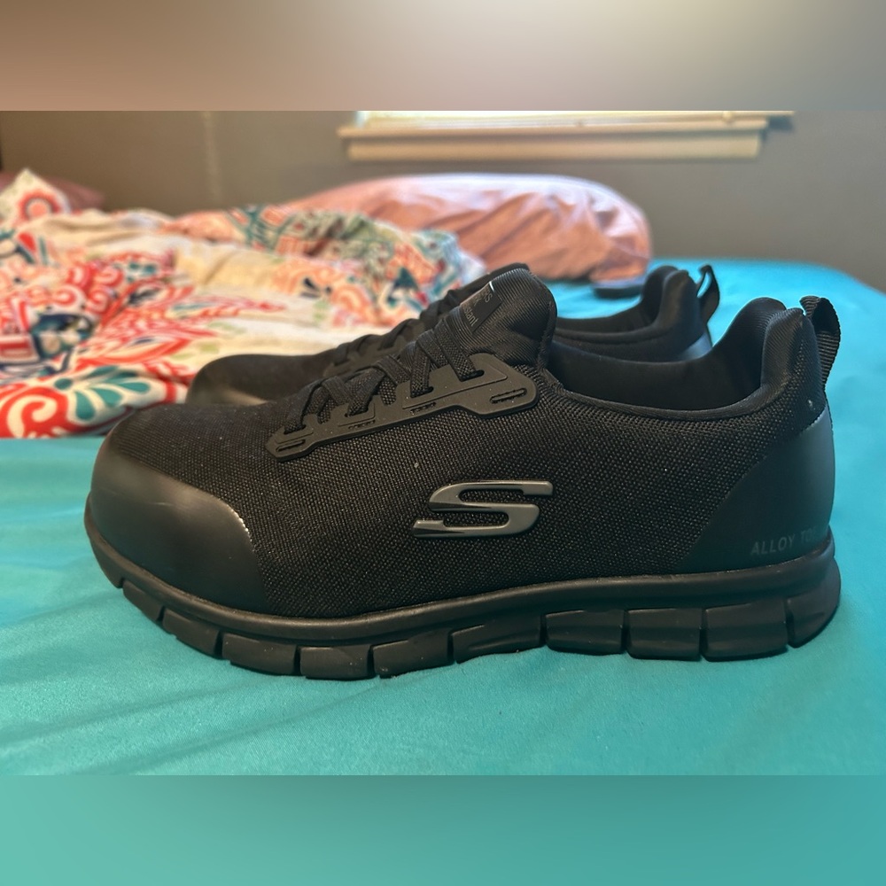 Women’s Steel Toe Slip Resistant Shoes